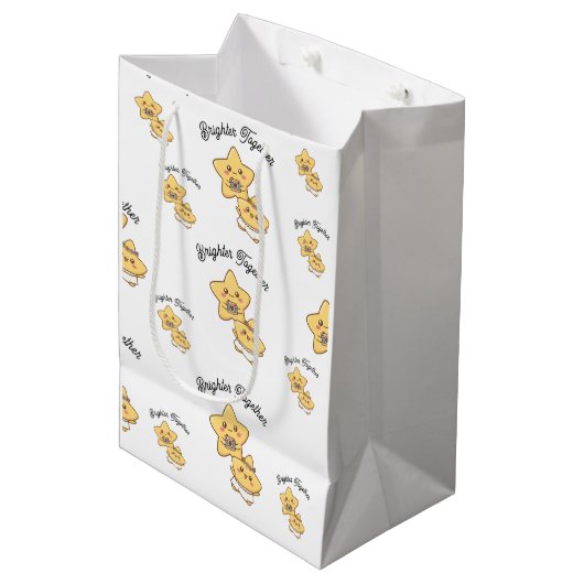 Brighter Together – Geschenktüte (Vorderseite Schrägansicht)