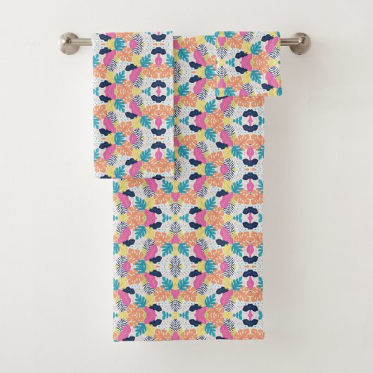 Brightly patterned towels and a washcloth  badhandtuch set (Insitu)