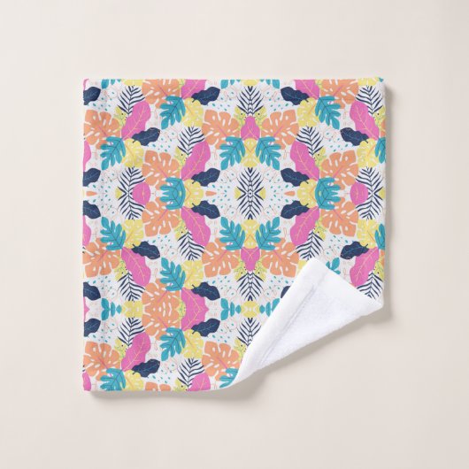 Brightly patterned towels and a washcloth badhandtuch set (Waschlappen)