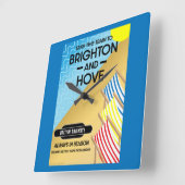 Brighton and Hove Travel Beach Art Quadratische Wanduhr (Winkel)