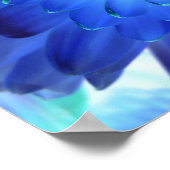 Brillante blaue Blume Makro. Gelbnegativ Poster (Ecke)