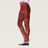 Brillante rote Blätter vom Herbst über Leggings (Links)