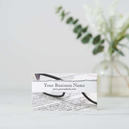 Brille und Book Ripped Visitenkarte (Stehend Vorderseite)