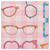 Brillen-Retro moderner Hipster mit rosa Gingham Stoff (Nahaufnahme)