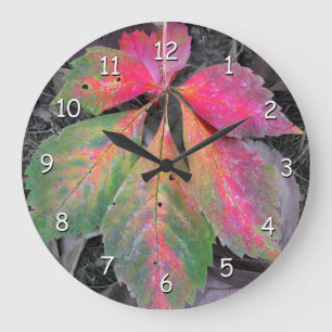 Brillianz unter Grau - Herbstleaf Große Wanduhr