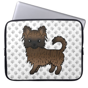Brindle Langhaar Chihuahua Cartoon Hund & Pfoten Laptopschutzhülle