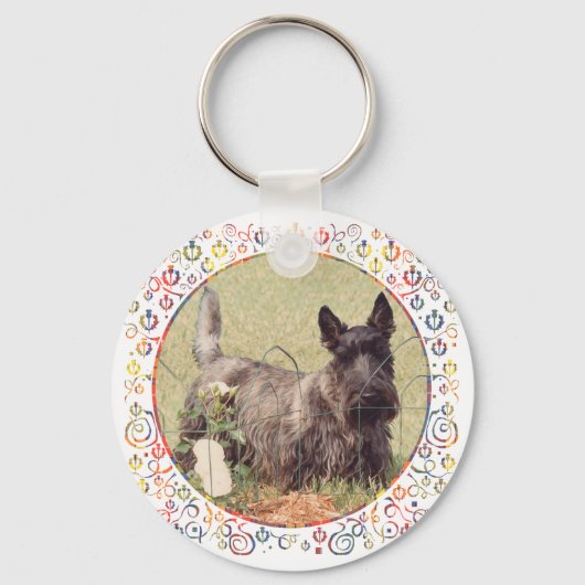 Brindle Scottish Terrier mit Rose Schlüsselanhänger (Vorderseite)