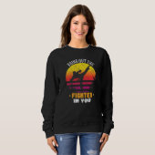 Bring den Kämpfer in dir für einen Karate-Kämpfer  Sweatshirt (Vorne ganz)