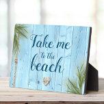 "Bring mich an Strand" Rustikales, helles blaues K Fotoplatte<br><div class="desc">Behalt dir das ganze Jahr über die Erinnerungen, die du im Sommer mit diesem hellblauen, strandblauen Holz mit Wasserseil, Korallenherz und der Rückwand des Küstengras nah hast. Setzen Sie sich in Ihren Arbeitsbereich und bereiten Sie sich darauf vor, wieder zu Ihrem liebsten Happy Place transportiert zu werden. Ideal für die...</div>