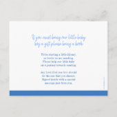 Bringen Sie eine Rockpferd-Babydusche mit blauer K Einladungspostkarte (Rückseite)