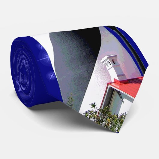 Bringen Sie Ihre Krawatte mit einem Shirt oder (Gerollt)