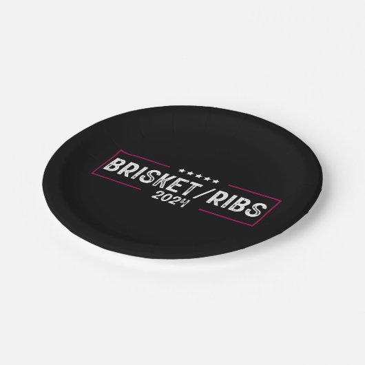 Brisket Ribs 2024 GRILLEN Barbecue politische Wahl Pappteller (Schrägansicht)