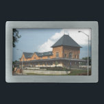Bristol, Va, Gürtelschnalle am Bahnhof<br><div class="desc">Mit Fotos, die ich genommen habe, habe ich einige Bristol VA TN Gurtschlösser im Kopf meiner Heimatstadt hinzugefügt. Unsere Stadt ist insofern einzigartig, als sie geteilt ist und die Hälfte in Va und die Hälfte in Tn. Das ist unser Bahnhof Bristol Virginia, er befindet sich im Register für historische Bahnhöfe....</div>