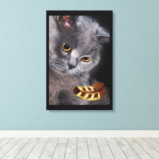 Britische Kurz-Haar-Katze mit Feather Leinwanddruck (Insitu (Holzboden))