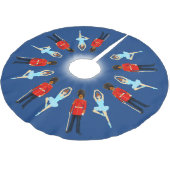 Britische Soldaten und tanzende Feen auf blau Polyester Weihnachtsbaumdecke (Schrägansicht)