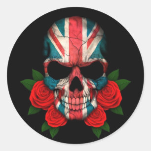 Britischer Flaggenschädel mit Rote Rosen Runder Aufkleber