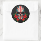 Britischer Flaggenschädel mit Rote Rosen Runder Aufkleber (Tasche)