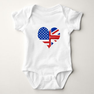 Britisches amerikanisches Herz Baby Strampler