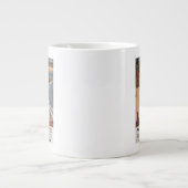 Britisches Eisenbahn-Mädchen, das über einer Jumbo-Tasse (Vorderseite)