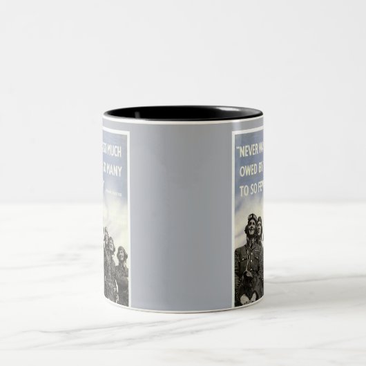 Britisches Weltkrieg 2 Churchill Zitat Zweifarbige Tasse (Mittel)