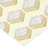 British School Cake Vanilla Slice Rainbow Sprinkle Tischdecke (Schrägansicht)