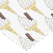 British UK Soft Serve Ice Cream Van Vanilla Cone Tischdecke (Schrägansicht)