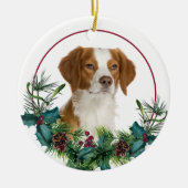 Brittany Dog Evergreen Wreath Keramik Ornament (Vorne)