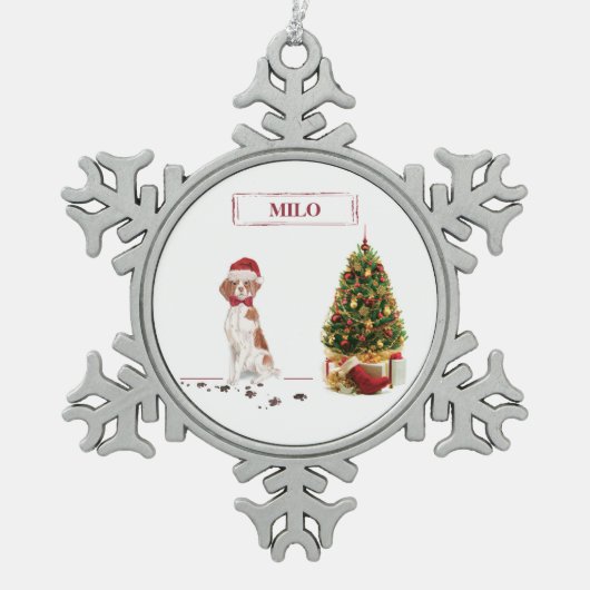 Brittany Funny Christmas Dog and Tree Schneeflocken Zinn-Ornament (Vorderseite)