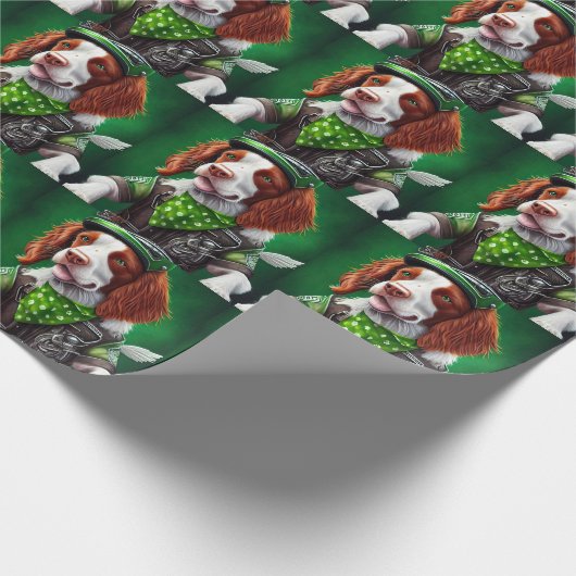 Brittany Spaniel Fahrrad St. Patrick's Day Geschenkpapier (Ecke)