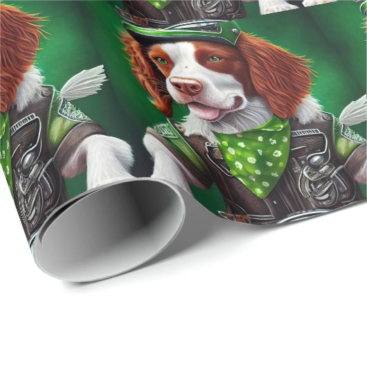 Brittany Spaniel Fahrrad St. Patrick's Day Geschenkpapier (Rolleneckpunkt)