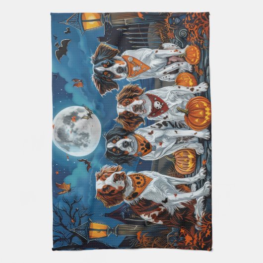 Brittany Spaniel Halloween Spooky Geschirrtuch (Vertikal)