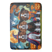 Brittany Spaniel Hogs Pumpkin Halloween Funny Badematte (Vorderseite Vertikal)