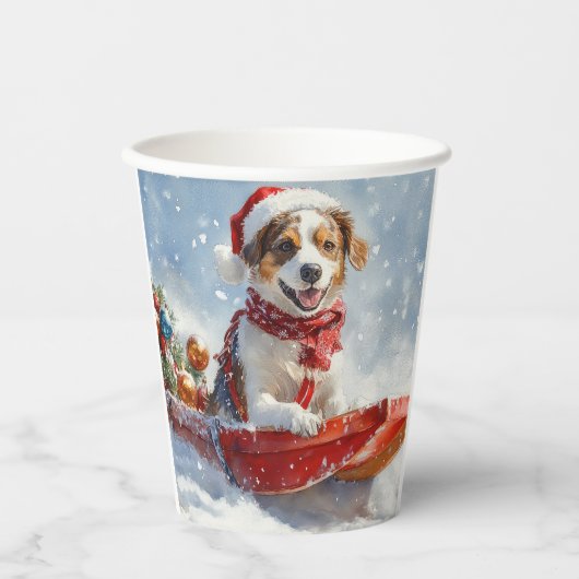 Brittany Spaniel Hund in Sledge Weihnachten Pappbecher (Vorderseite)