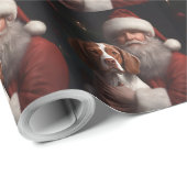 Brittany Spaniel mit Weihnachten im Weihnachtsmann Geschenkpapier (Rolleneckpunkt)