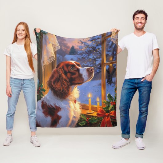 Brittany Spaniel mit Weihnachtsbeleuchtung Feierta Fleecedecke (Beispiel)