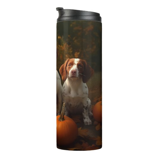 Brittany Spaniel Welpe Autumn Delight Pumpkin Thermosbecher (Nach rechts gedreht)