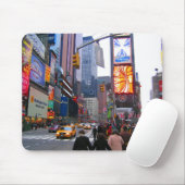 Broadway, Manhattan, New York City mousepad (Mit Mouse)