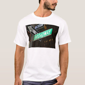 Broadway-Straßenschild T-Shirt