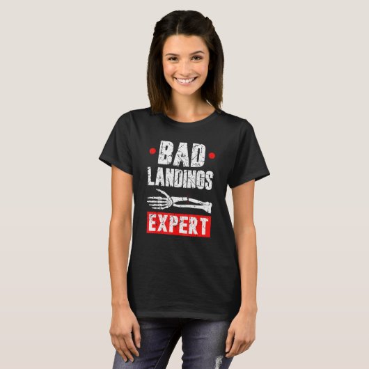 Broken Arm Cast Joke Bad Landings Expert Recovery T-Shirt (Vorne ganz)