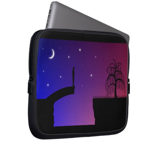 Broken Bridge Laptop Sleeve (Vorne Rechts)