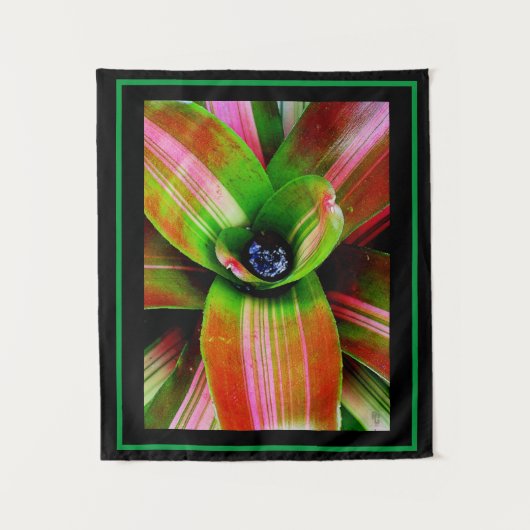 Bromeliad Herz Tapestry Wandteppich (Vorderseite)