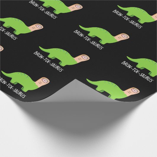 Bron-toe-saurus Funny Dinosaur Pun Dark BG Geschenkpapier (Ecke)