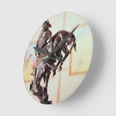 Bronco-Buster (bronze) Runde Wanduhr (Winkel)