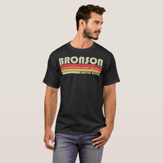 BRONSON Giftname Personalisiert Funny Retro T-Shirt (Vorne ganz)