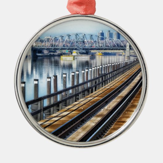 Bronx New York City Gebäude River Ornament Aus Metall (Vorne)