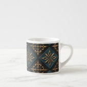Bronze Textur mit Schnitzmuster. Espressotasse (Rechts)