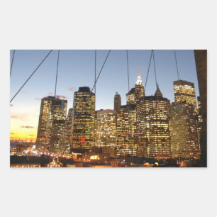 Brooklyn Bridge bei Dämmerung mit Manhattan-Skylin Rechteckiger Aufkleber