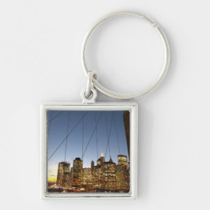 Brooklyn Bridge bei Dämmerung mit Manhattan-Skylin Schlüsselanhänger