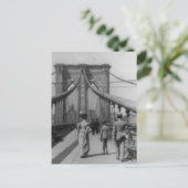 Brooklyn Bridge Crossing Postkarte (Stehend Vorderseite)