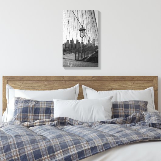 Brooklyn Bridge Lamp in B&W auf Leinwand (Insitu (Schlafzimmer))